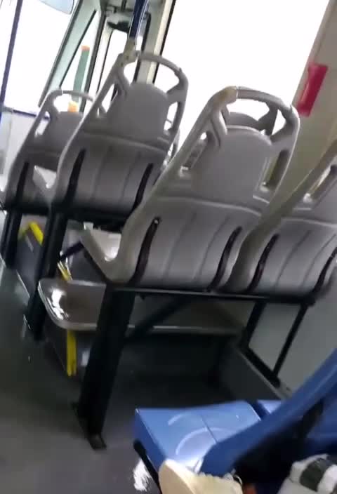 Filtraciones en bus de Transcaribe tras fuerte lluvia