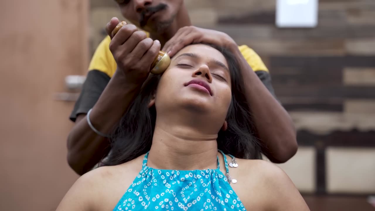 Master Cracker Intense Head Massage for Total Relaxation _ Indian Massage