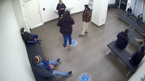 8030FCOB01128BadgingWaitingArea_2021-01-06_05h40min00s547ms.mp4