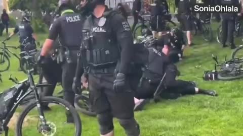 🔴CẢNH SÁT ĐỤNG ĐỘ ANTIFA🔴THE POLICE CLASHED WITH ANTIFA