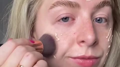 Max Factor Miracle Second Skin Foundation