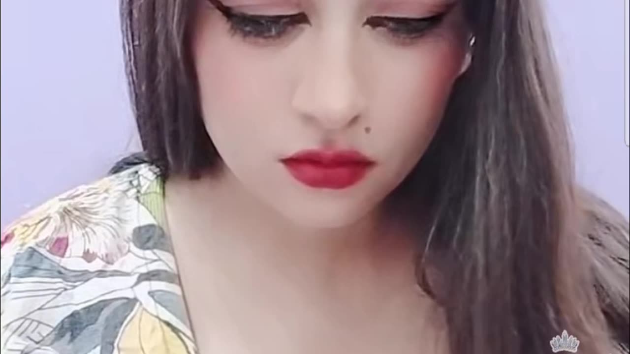 Mujh sa koi chat nhi krta