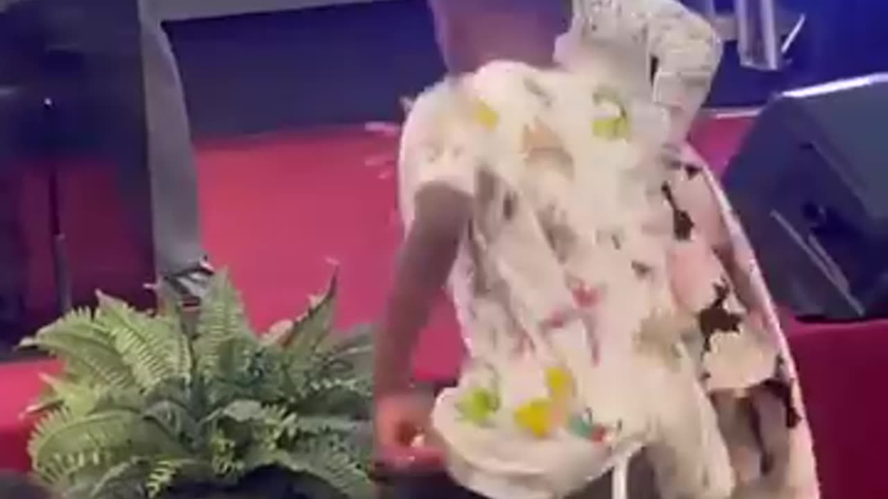 Little kids dancing