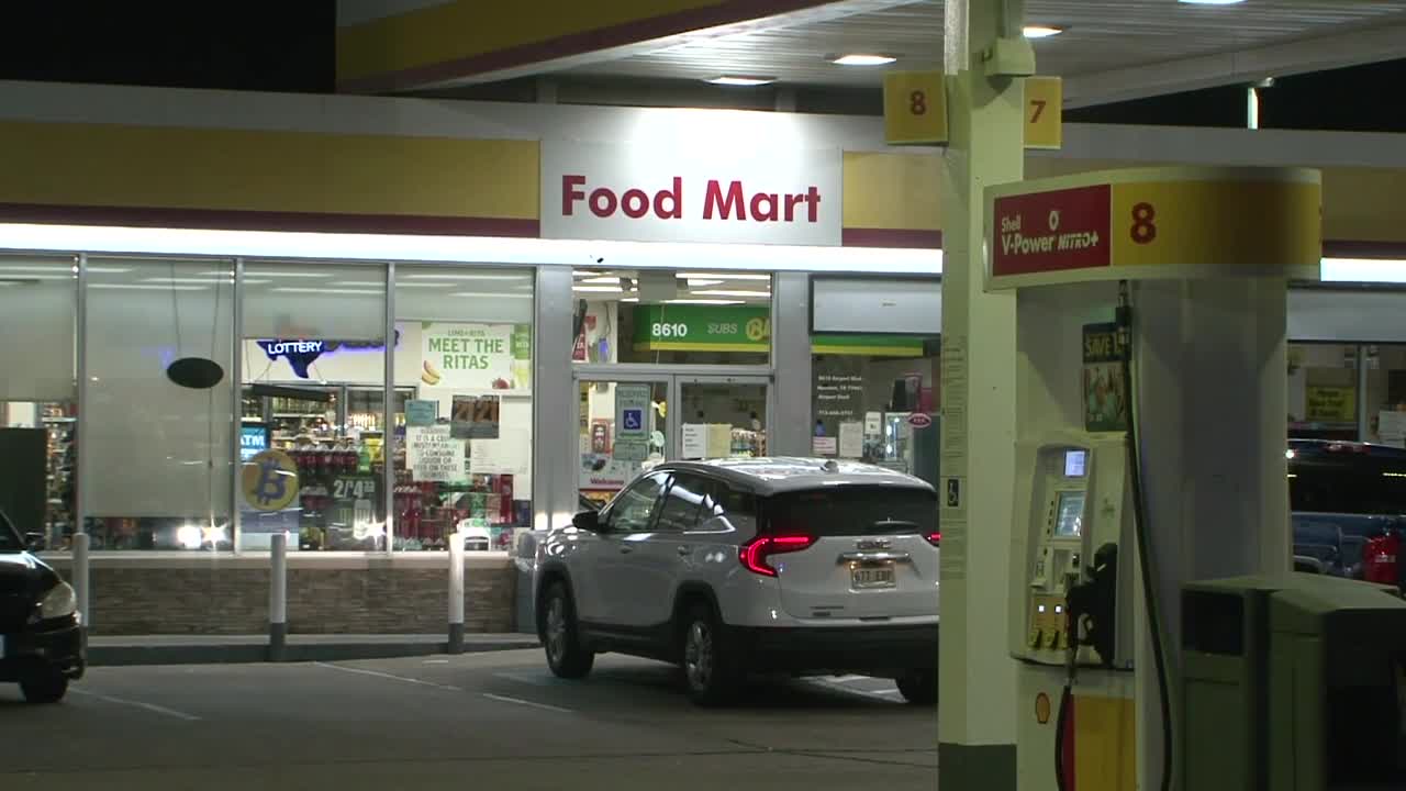 VICTIM SHOOTS ARMED ROBBER IN THE FACE, POLICE SAY