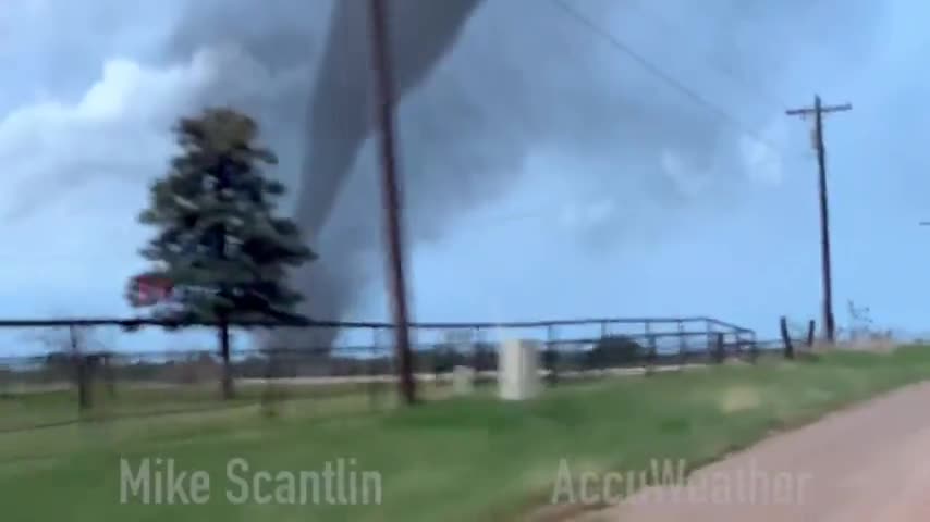 Devastating Tornado Rips Through Kansas