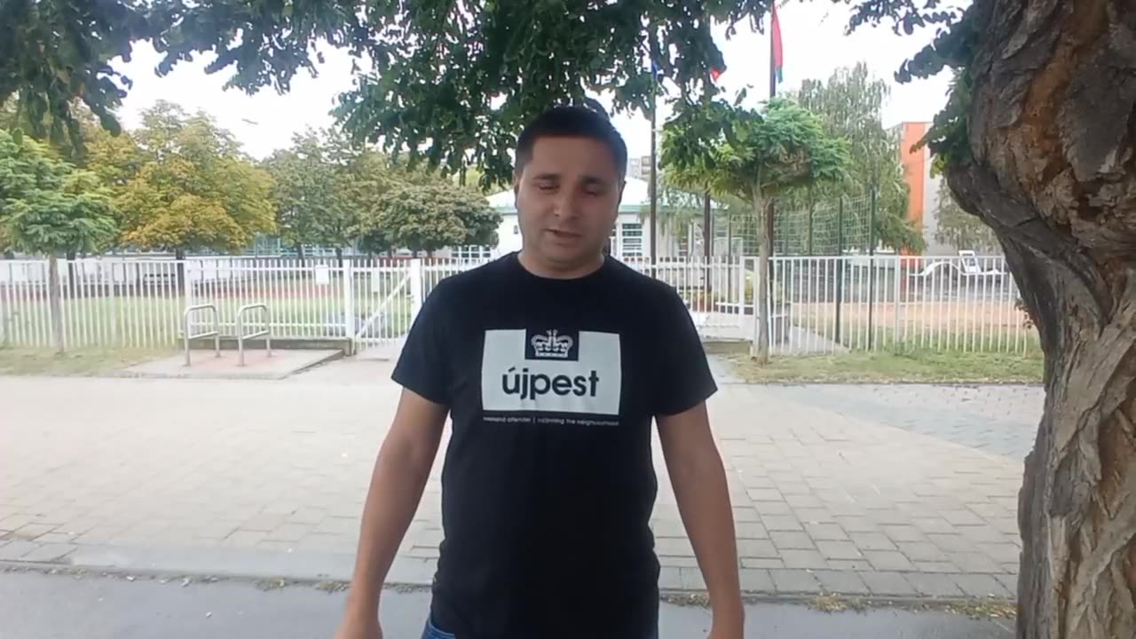 Kirúgták a buzivonulás-szervezőt az állami iskolából