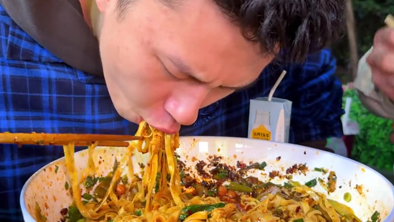 Buy And Eat Super Satisfying Sidewalk Noodles