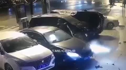 QUE DESCONSIDERADO!!! DEJÓ LAS LUCES ENCENDIDAS....