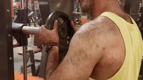 Train with girlfriend #shorts #shortsfunny #cinematic #rumble#gymmemes #reels #ytshorts #memes