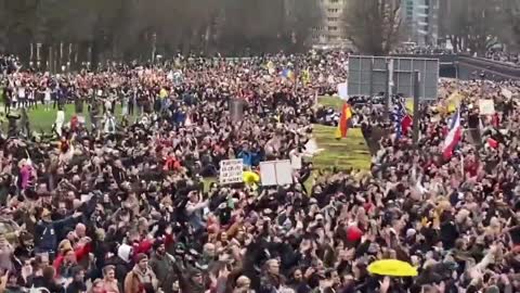 LOVE TO SEE OUR BEAUTIFUL EUROPEAN BROTHERS AND SISTERS STANDING UP FOR FREEDOM!!!