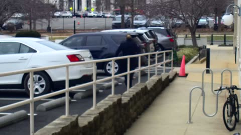 1669HQOB01SouthwestWalkway_2021-01-06_09h20min01s737ms.mp4