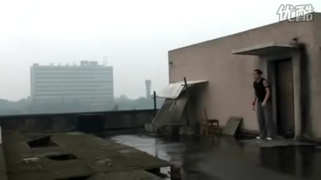 Epic Fail: That's why you never parkour in China