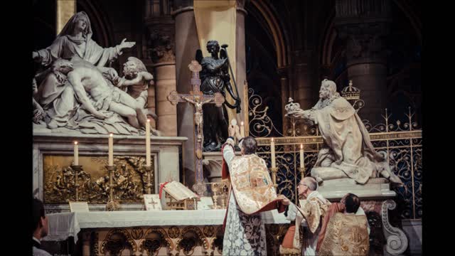 Holy Thursday: Elevation of the Eucharist