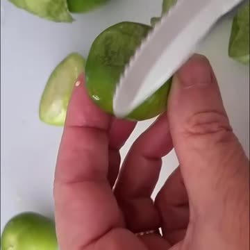 How to Prepare Tomatillos for Canning or Dehydrating