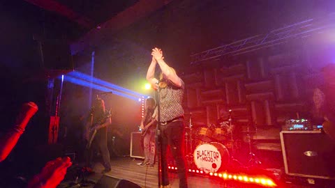 Blacktop Mojo "Lay It On Me"