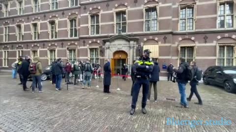 Huig Plug #5 bij het Avondklokoverleg. Zo werken de MSM 1 camerman, 4 plopkappen!