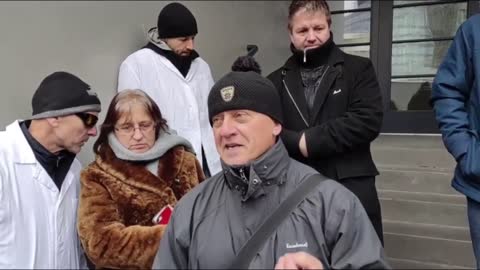 Hnízdil - Ti nahoře vědí že tečka nefunguje