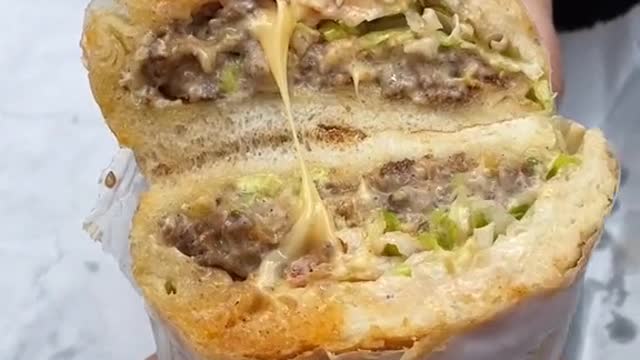 The OG CHOPPED CHEESE @ Hajji’s Deli in Harlem #NYC!