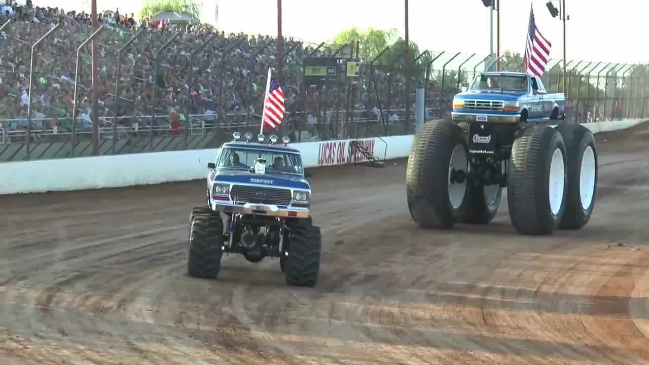 World's Largest Monster Truck - Guinness World Records