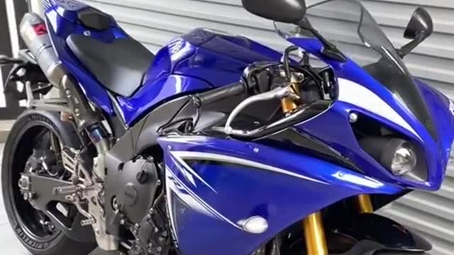 Yamaha R1 1000CC