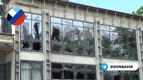 Ukraine artillery systematically destroys the center of Donetsk