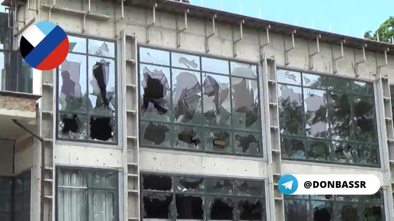 Ukraine artillery systematically destroys the center of Donetsk
