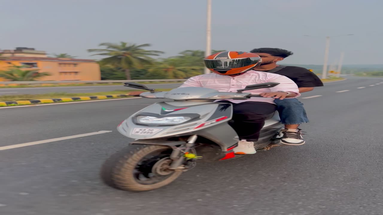 Bengali riding aprilia scooty catch on iphone 14