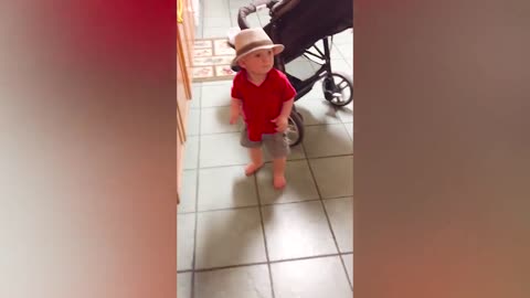 FUNNY BABY DANCING 😍🧸👶