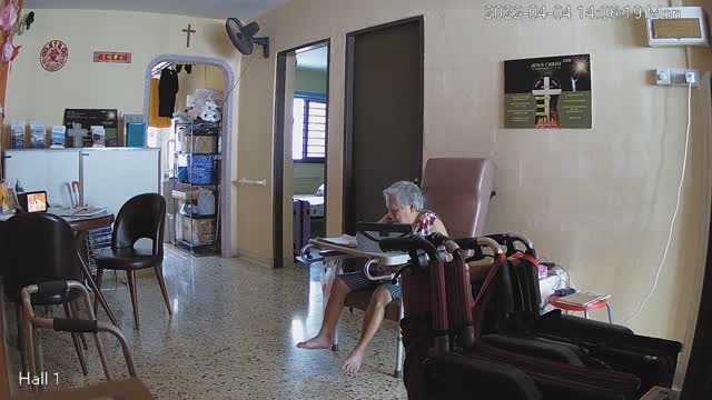 hallfront day n night 20220404