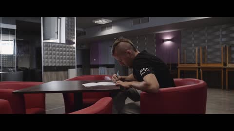 REKTOR - (NE)PRIATEĽ (prod. SIMON BEATZ) (Official Video)