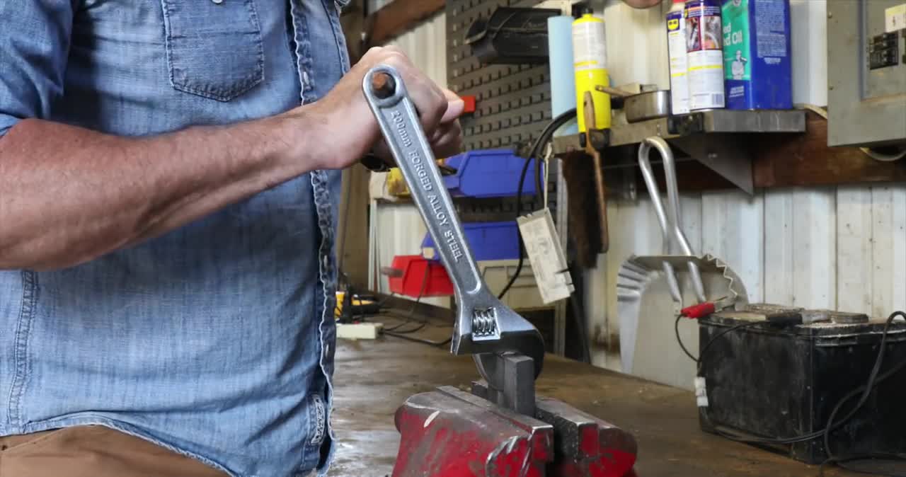 Testing Cheap V.S. Expensive Wrenches On AMAZON