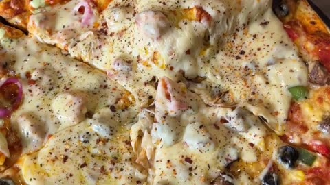 Pizza 🍕🍕🍕🍕🍕🍕🍕🍕😋😋😋😋😋
