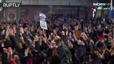 Pogledajte kako su deseci tisuća Beograđana ustali protiv Vučića