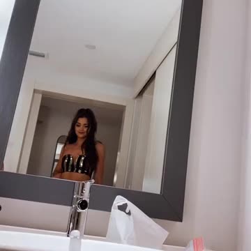 When 2020 try to call end say , i miss you,