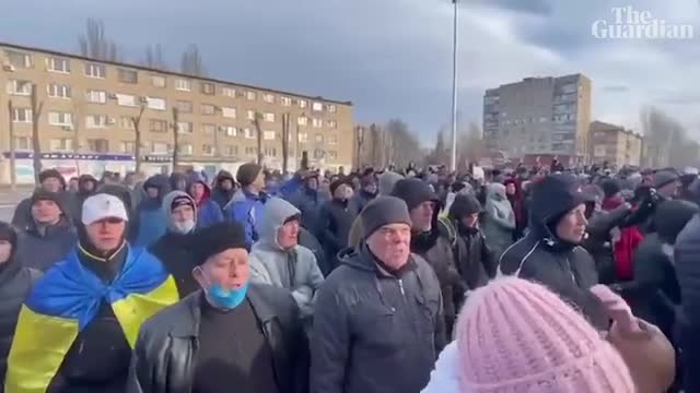 Ukrainians protest against reported mayor kidnapping