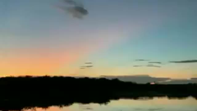 End of the day in nature (riverside), sight and sound of pure peace.