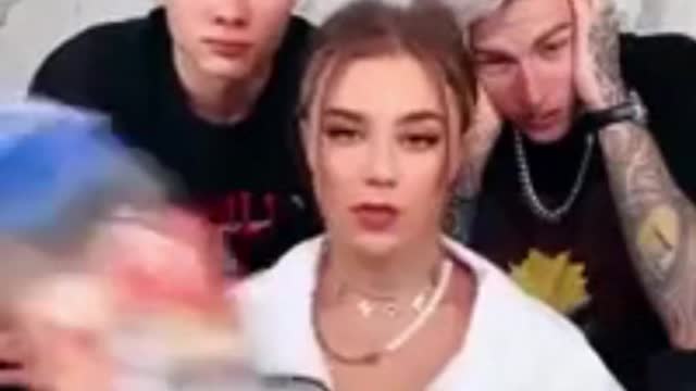 TikTok : Катя Адушкина, Володя XXL воу, подруга, ты чего?! (katusha_adushkina)