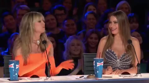 Cute 6 yr old does lady gaga.