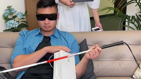 man pretends to be blind in order to test woman's integrity