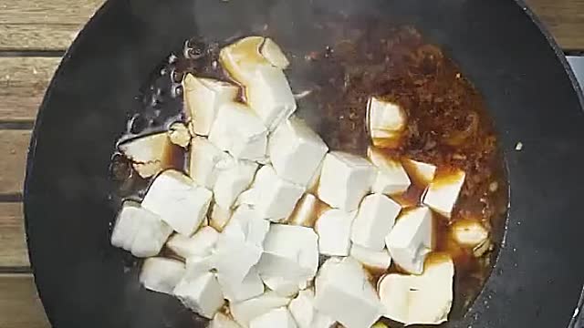 stir-fried tofu in hot sauce