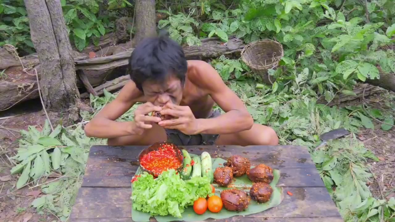 Cooking Pork Heart || Survival Skills in Forest