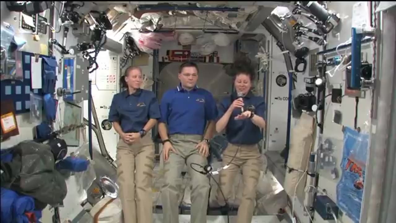 Expedition 24 Discusses Mission with Media