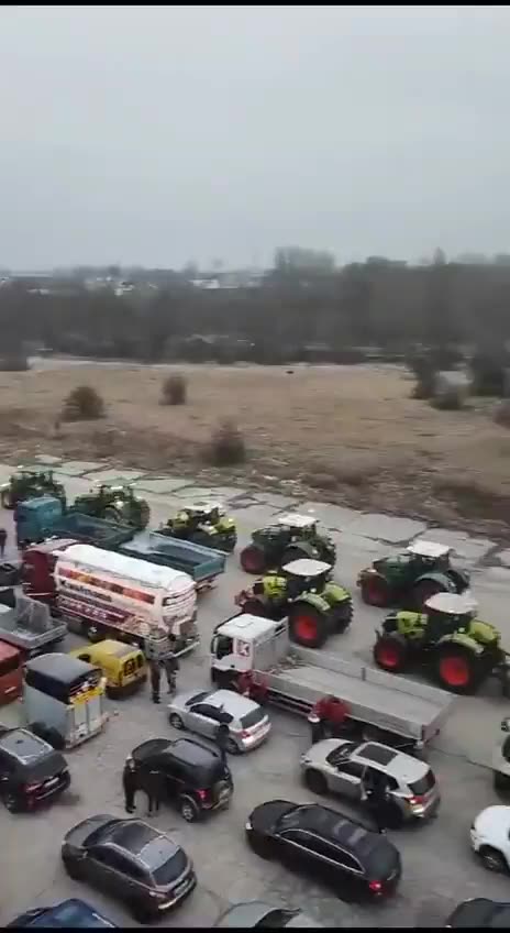 German city of Dessau brought to a complete standstill as farmers protests…