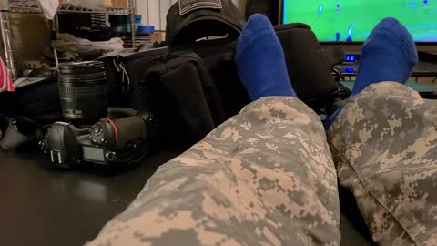 Mirando el tele y llevando calcetines