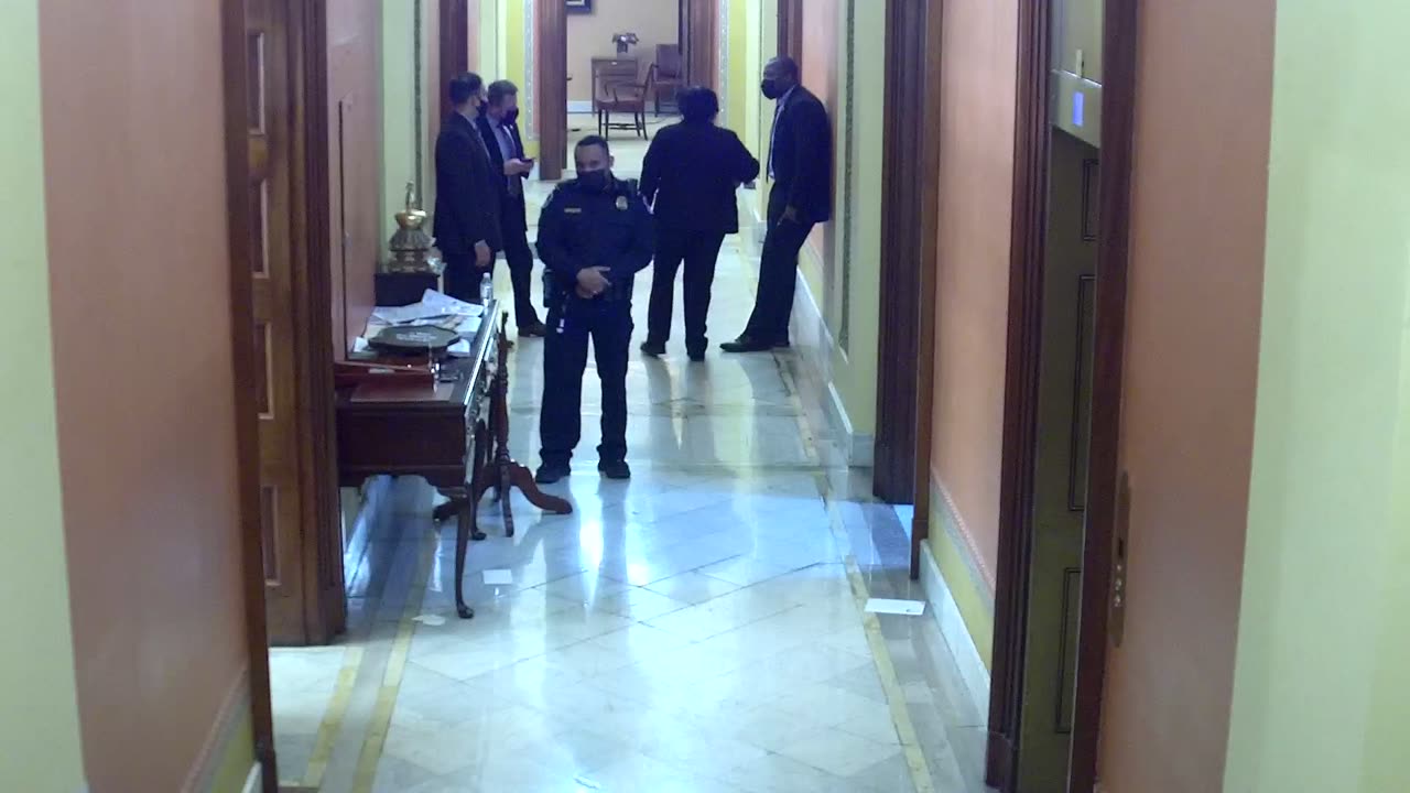 0263USCH02H227Hallway_2021-01-06_20h00min02s127ms.mp4