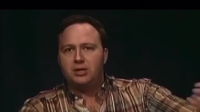 Alex Jones in 2002 Warning Us of New World Order!
