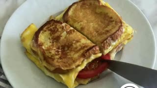 BREAKFAST EGG SANDWICH