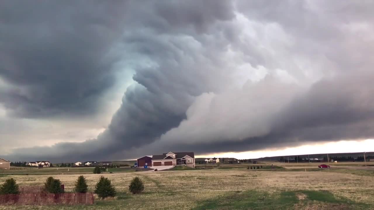 3 Tornadic Thunderstorms