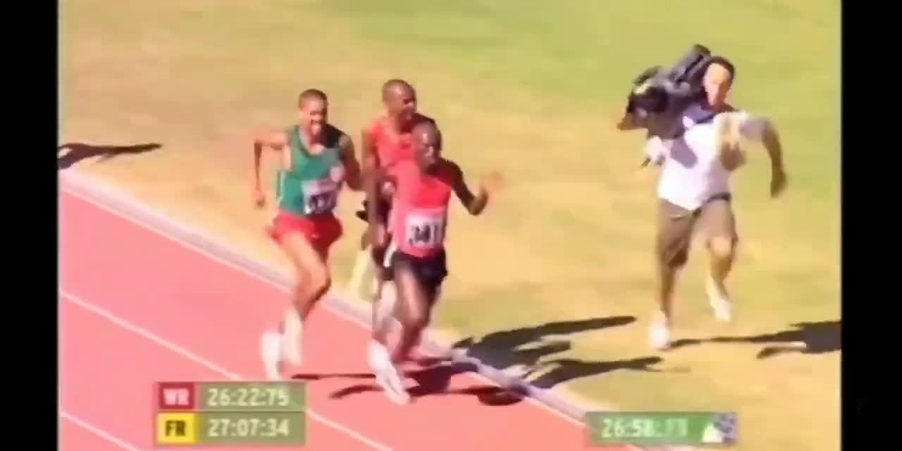 Funny scene olympic | the cameraman faster then athletic running