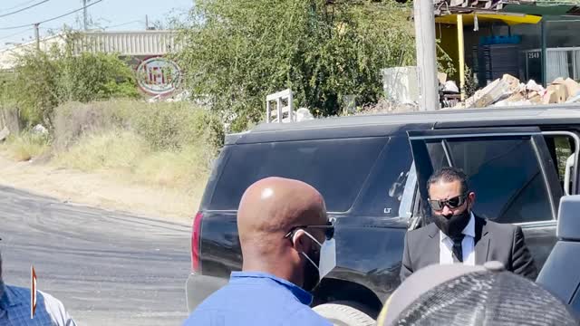 Protesters Shout Down Al Sharpton’s Press Event at Texas Border Bridge Camp